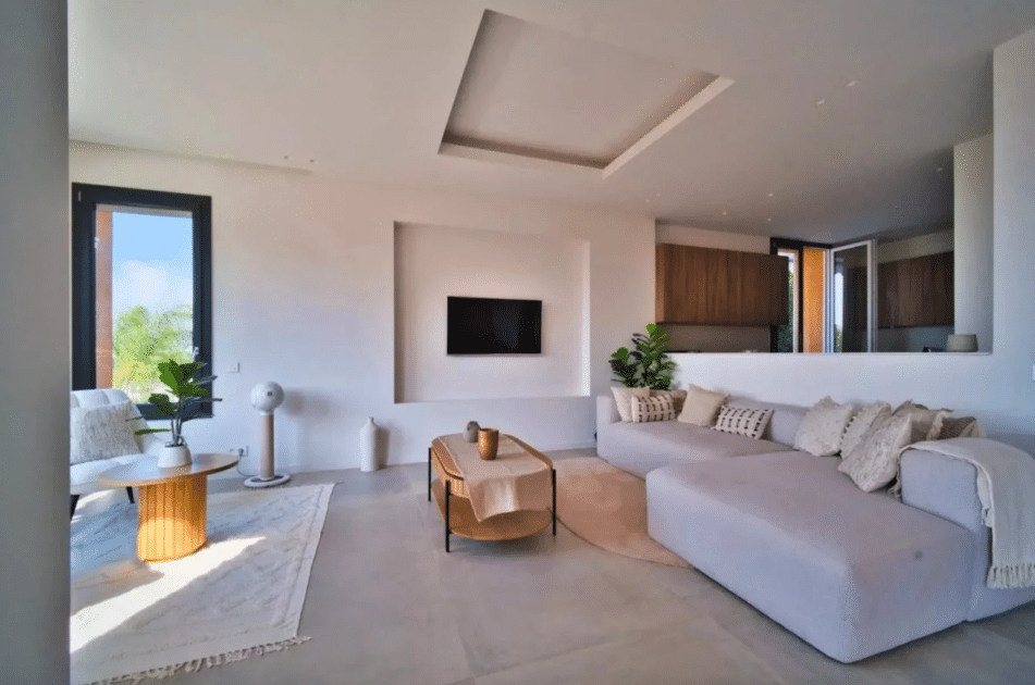 Immobilier : avec une vue incroyable sur Nice, cette jolie villa est actuellement en vente 4 villa vente nice 3