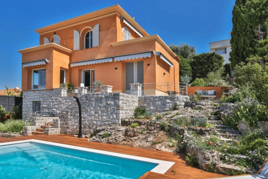 Immobilier : avec une vue incroyable sur Nice, cette jolie villa est actuellement en vente 1 villa vente nice 6