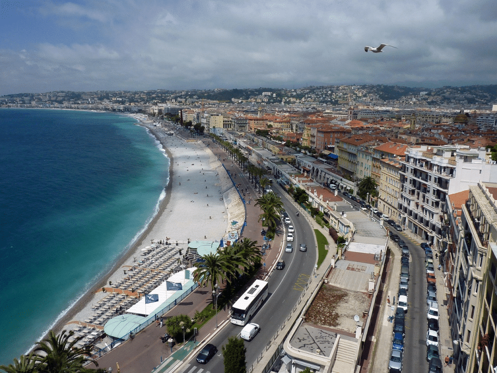 Peut-on vraiment construire une vie moderne dans une ville comme Nice ?